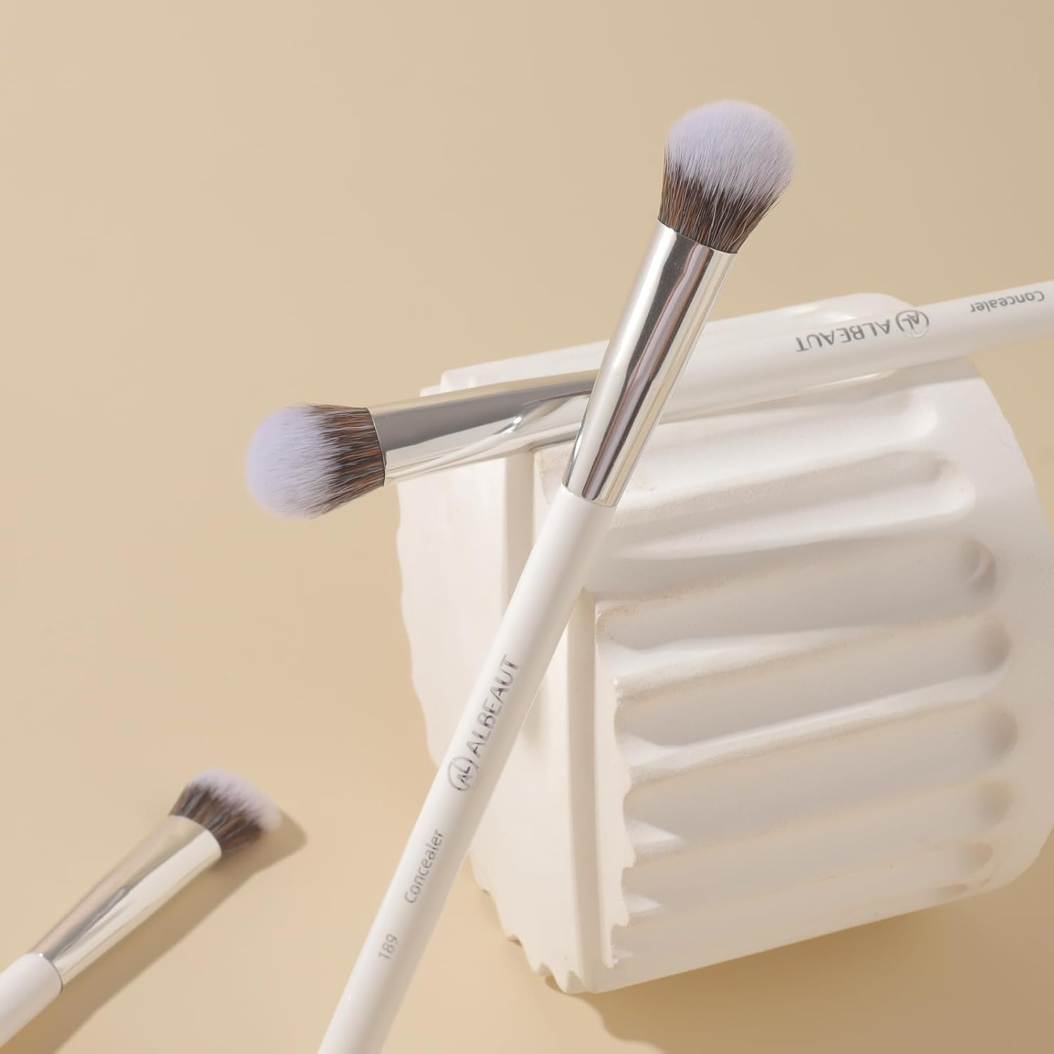 Albeaut Angled Concealer Brush